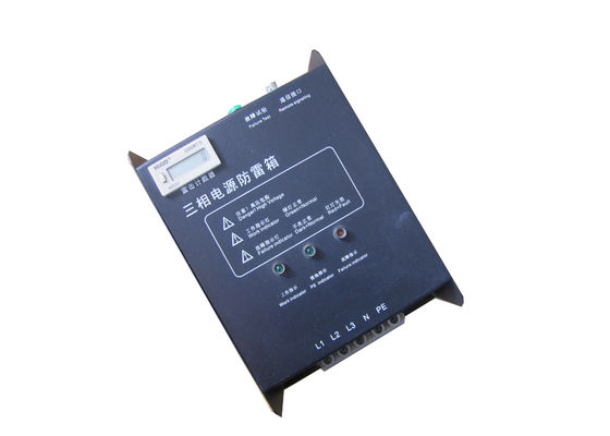 Ο παράλληλος συνδέει το κιβώτιο προστάτη κύματος εναλλασσόμενου ρεύματος 230V/385V με το μετρητή κύματος